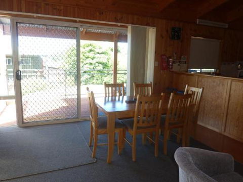 Bridport Villa - Accommodation Guide 6