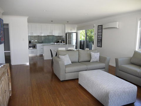 Westwood Villas Bridport - Accommodation Asia 4