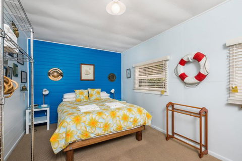 A SWEET ESCAPE Beachcombers Cottage Beachfront - Accommodation Asia 4