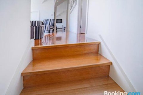 Bayview Loft - Accommodation Guide 4