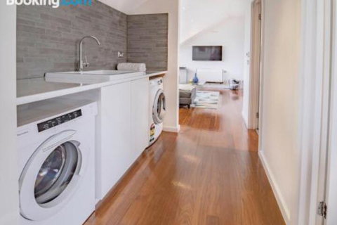 Bayview Loft - Accommodation Guide 6