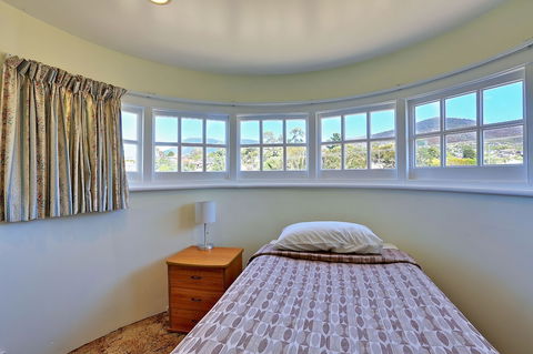 Riverfront Motel & Villas - Accommodation Guide 6