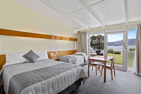 Riverfront Motel & Villas - Accommodation Guide 4