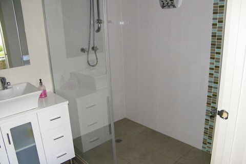 De'Vine Escape - Accommodation Guide 5