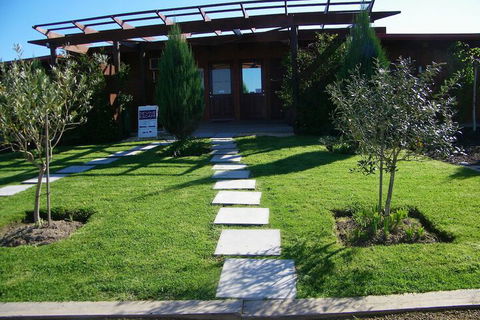 De'Vine Escape - Accommodation Guide 1