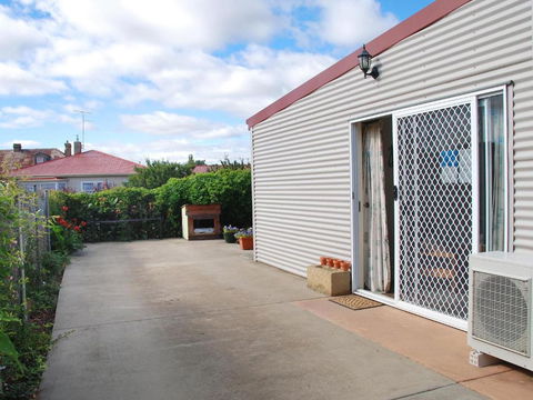Oatlands Retreat - Accommodation Asia 1