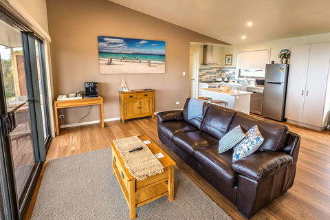 Sea Dragon Lodge & Villas - Accommodation Asia 5