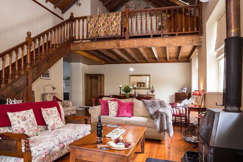 Clare Valley Heritage Retreat - Accommodation Guide 5
