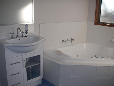 The Real McCoy Holiday Accommodation - Accommodation Guide 6