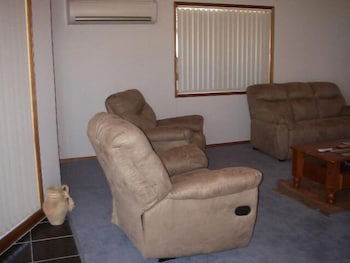 The Real McCoy Holiday Accommodation - Accommodation Guide 5