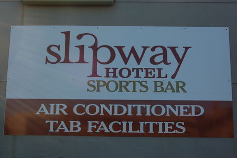 Slipway Hotel Motel - Accommodation Asia 1