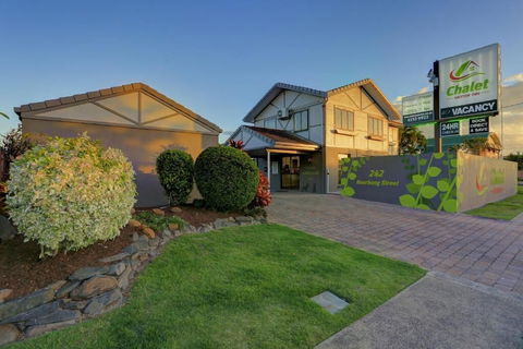 Chalet Motor Inn - Accommodation Guide 4