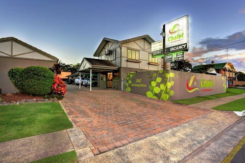 Chalet Motor Inn - Accommodation Guide 3