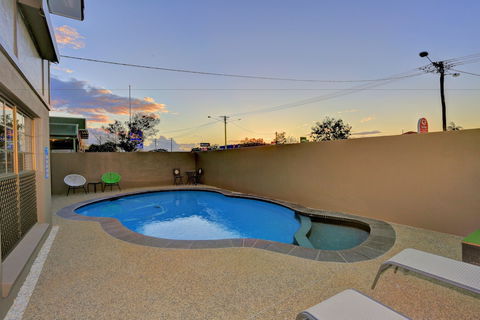 Chalet Motor Inn - Accommodation Guide 5