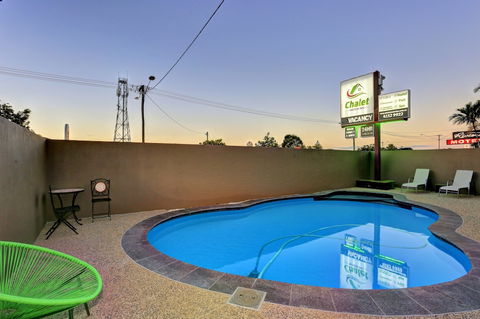 Chalet Motor Inn - Accommodation Guide 6