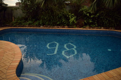 Motel 98 - Accommodation Guide 3