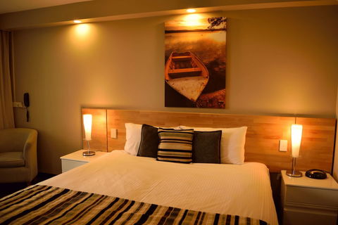 Motel 98 - Accommodation Guide 6