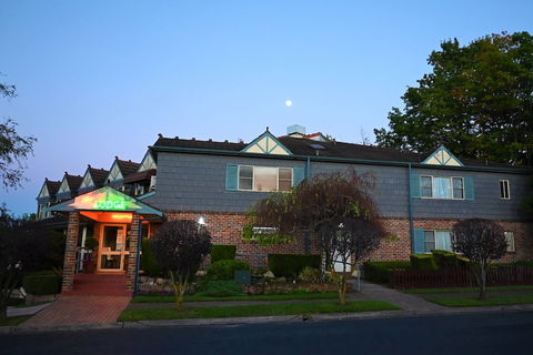 Grand Country Lodge Motel - Accommodation Asia 4