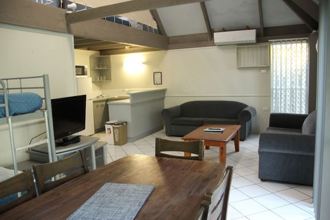 Kellys Beach Resort - Accommodation Guide 6