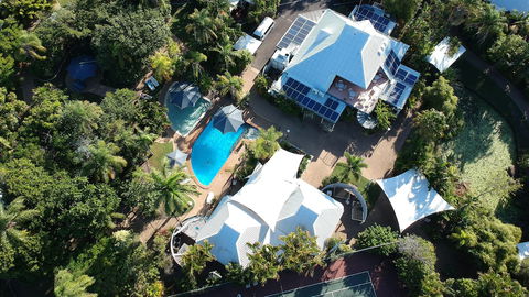Kellys Beach Resort - Accommodation Guide 1