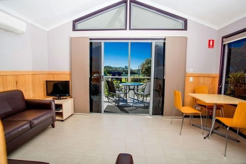 Reflections Holiday Parks Massy Greene - Accommodation Asia 5