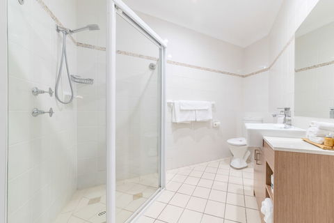 Terrigal Sails Serviced Apartments - Accommodation Guide 4