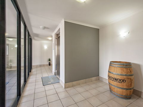 Shoal Bay Beachclub Apartments - Accommodation Asia 0