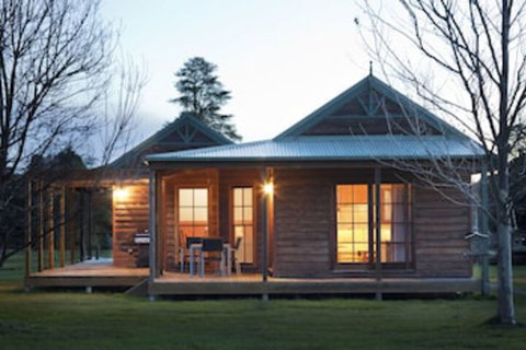 Beechworth Cedar Cottages - Accommodation Guide 0
