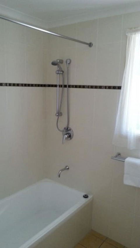 Armidale Pines Motel - Accommodation Asia 5