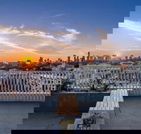 Oaks Melbourne South Yarra Suites - Accommodation Asia