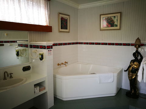 Motel Mayfair On Cavell - Accommodation Asia 6