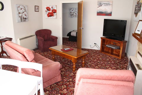 Motel Mayfair On Cavell - Accommodation Asia 4