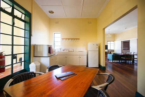 Captain Stirling Hotel - Accommodation Asia 3