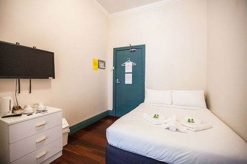 Captain Stirling Hotel - Accommodation Asia 4