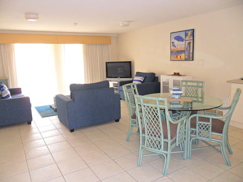 Nelson Bay Breeze Holiday Apartments - Accommodation Asia 6
