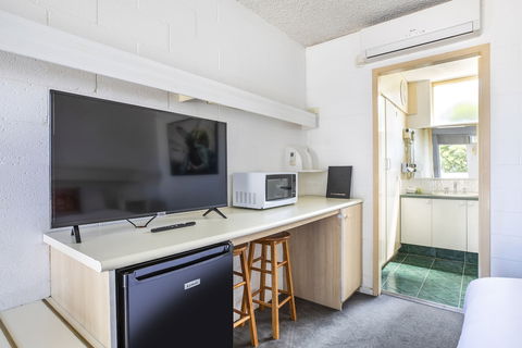 The Mulgrave Motel - Accommodation Guide 6