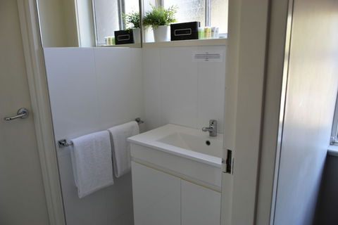 Apartments On Flemington - Accommodation Asia 5