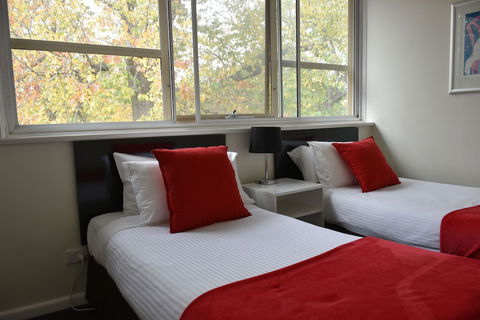 Apartments On Flemington - Accommodation Asia 4