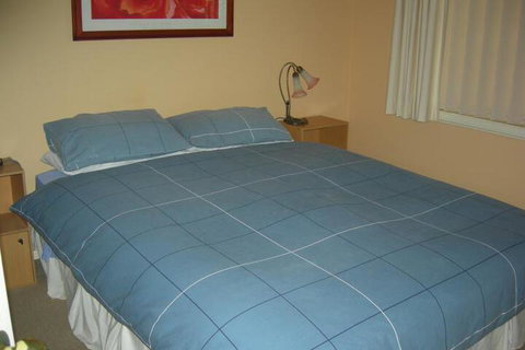 Busy Buzz B & B - Accommodation Guide 3