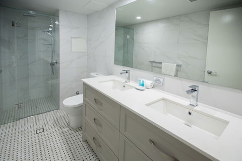 Miami Beachside Holiday Apartments - Accommodation Asia 6