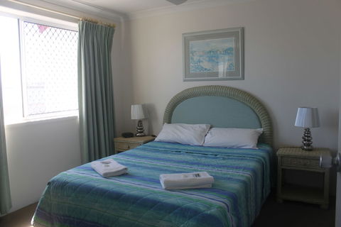 Burleigh Point Holiday Apartments - Accommodation Asia 4