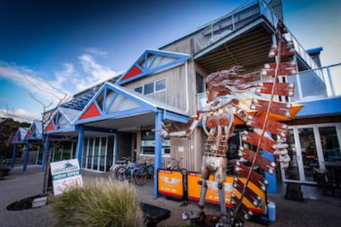 The Island Accommodation - Hostel - Accommodation Guide 0