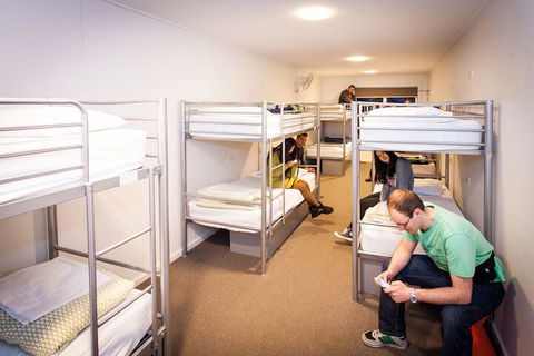 The Island Accommodation - Hostel - Accommodation Guide 7