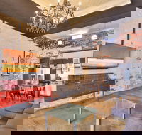 Indulge Apartments - Eighth Street - Accommodation Asia