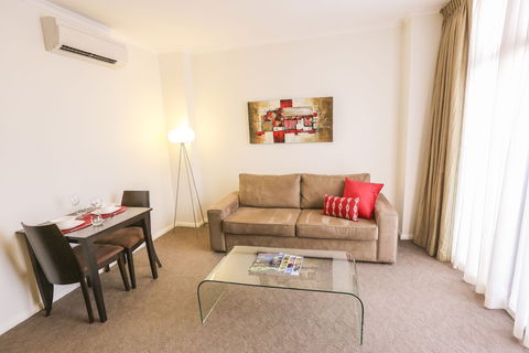 Indulge Apartments - Ontario - Accommodation Asia 2