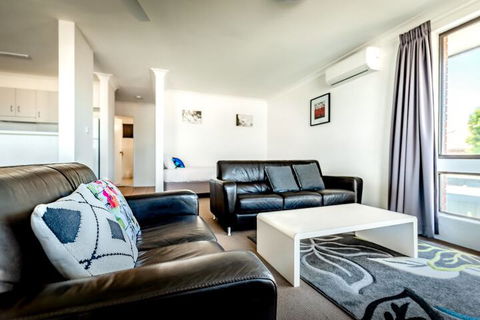Coffs Harbour Holiday Apartments - Accommodation Asia 5