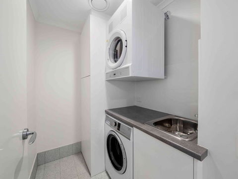 Pacific Marina Apartments - Accommodation Asia 5