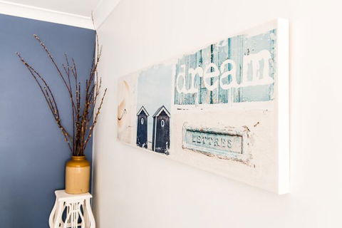 Anne's Waterfront Haven B&B - Accommodation Guide 3