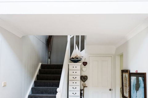 Anne's Waterfront Haven B&B - Accommodation Guide 5