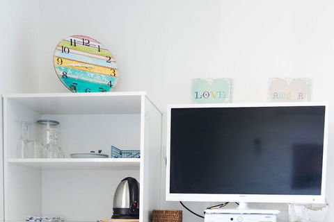 Anne's Waterfront Haven B&B - Accommodation Guide 6